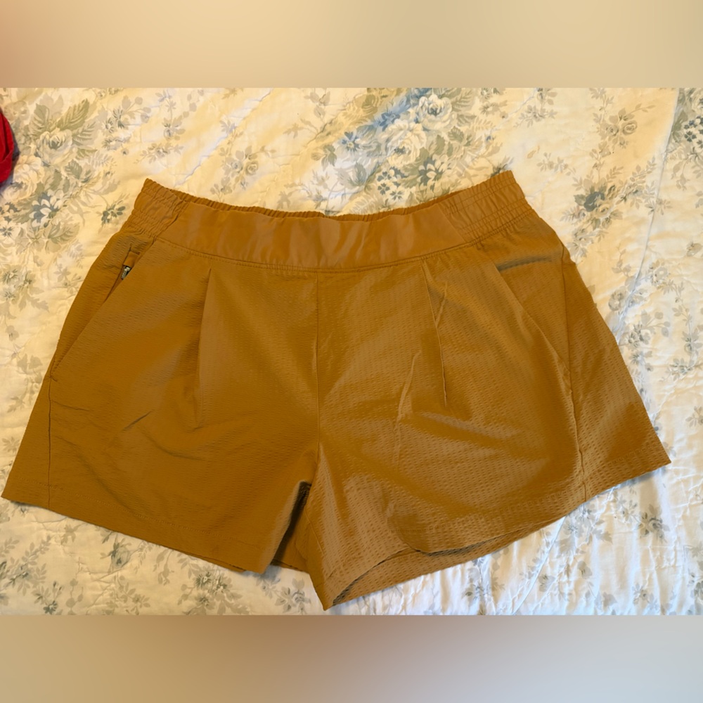 Athleta Textured Brooklyn Short size 12